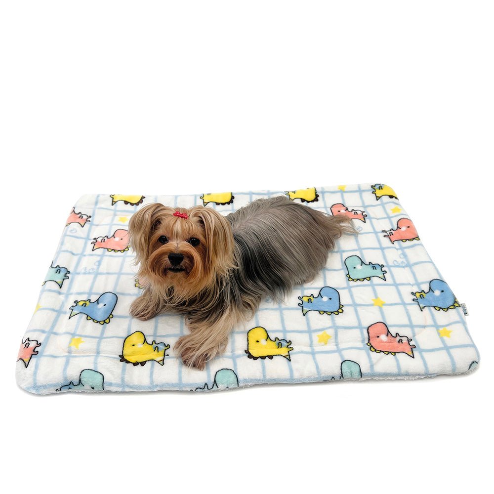 Ultra Plush Colorful Dinosaurs Blanket (Color: White, size: 50" x 30")